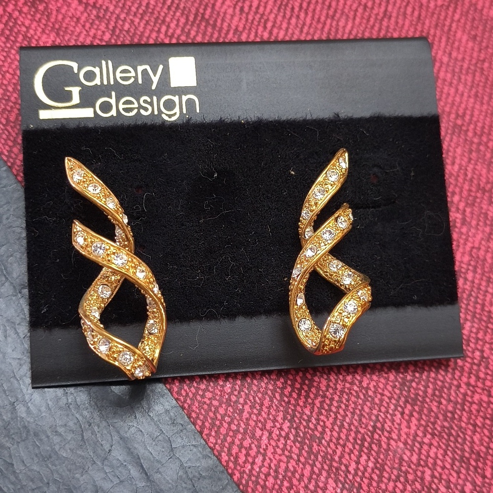 Vintage Gold Twisted Earrings Feminine Office Formal
